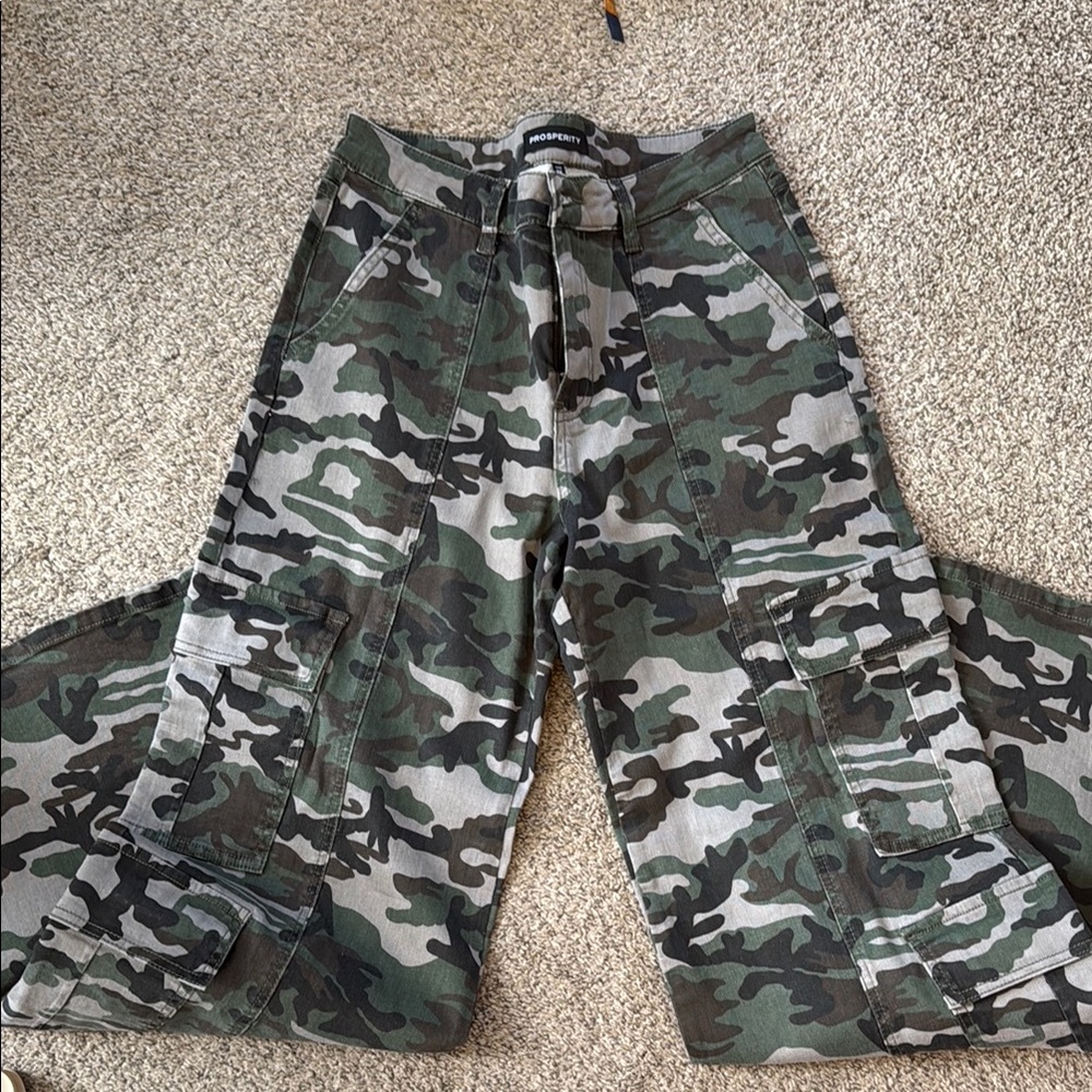 Prosperity Women's Camo Wide Leg Cargo Jeans - Green Camo